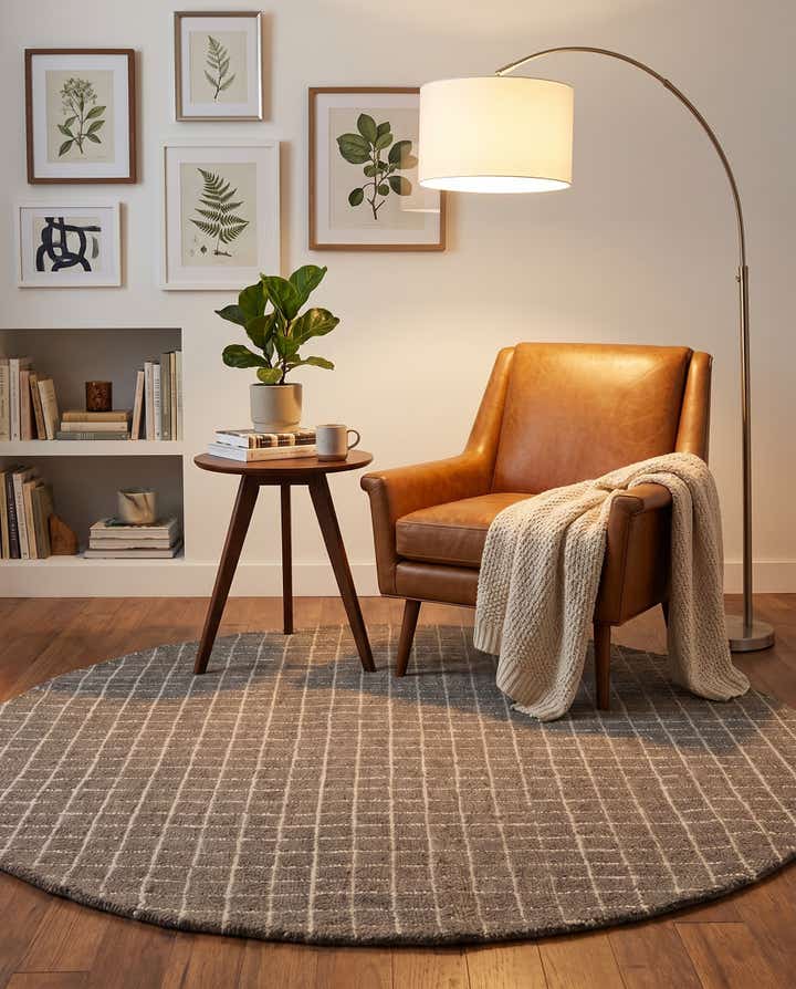 5' 1 x 5' 1 Heritage Line Wool Round Rug