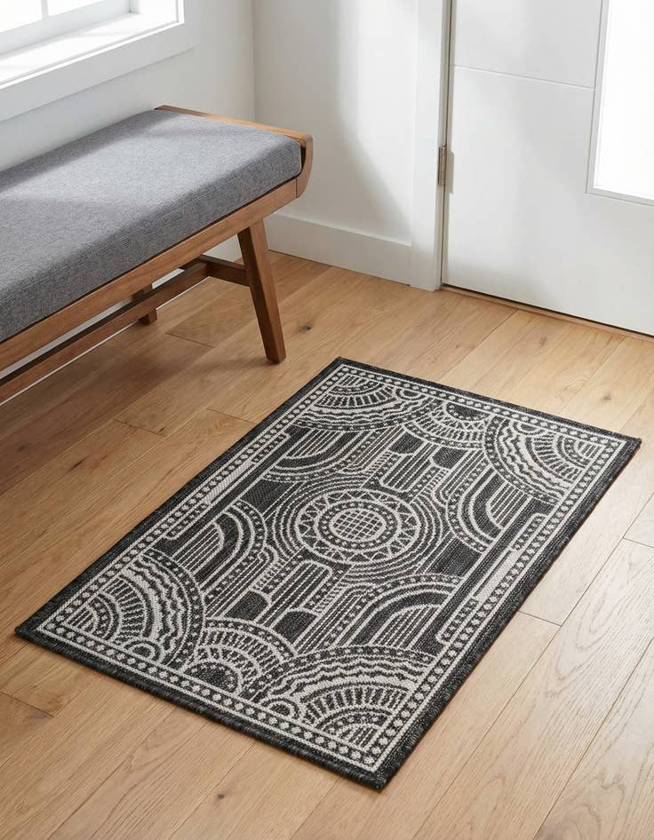 Detail image of 2' x 3' Easy-Clean Traditional Indoor / Outdoor Rug