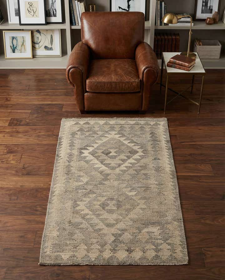 2' 6 x 4' 2 Hand Woven Kilim Maymana Wool Rug