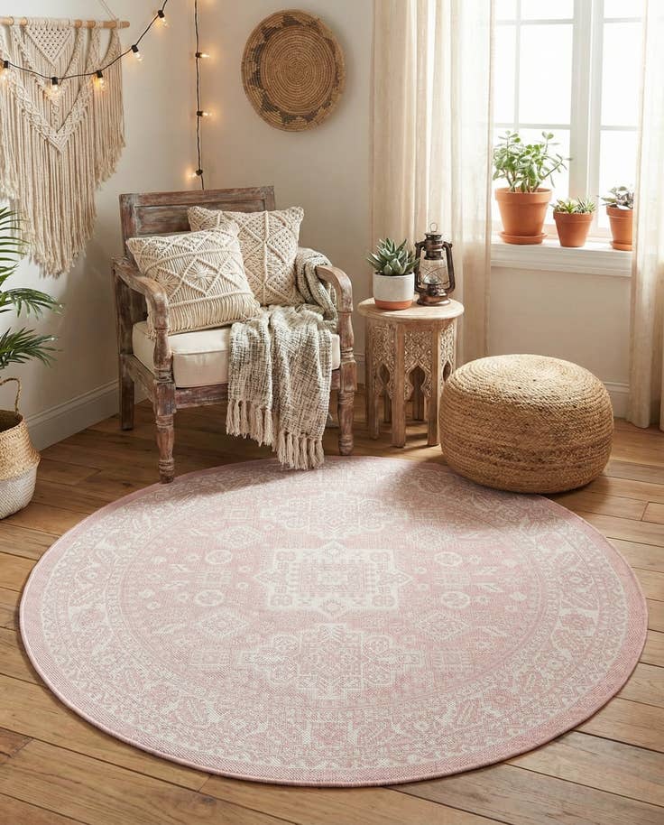 Detail image of 5' 3 x 5' 3 Easy-Clean Aztec Indoor / Outdoor Round Rug