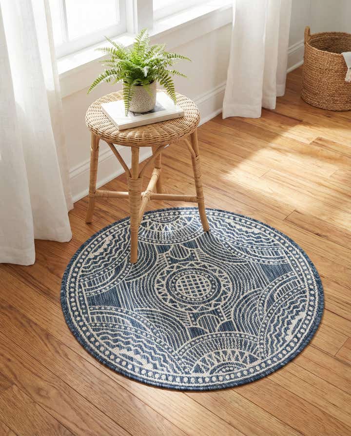 3' x 3' Easy-Clean Traditional Indoor / Outdoor Round Rug
