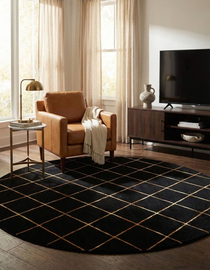 Detail image of 7' 10 x 7' 10 Vogue Geo Round Rug