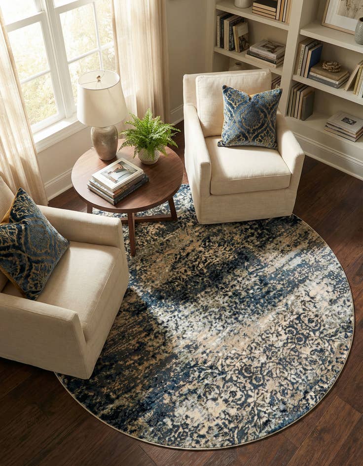 Detail image of 7' 10 x 7' 10 Gossamer Round Rug