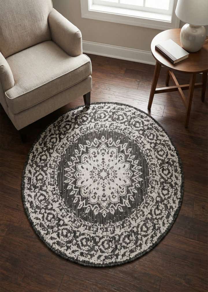 3' x 3' Easy-Clean Traditional Indoor / Outdoor Round Rug