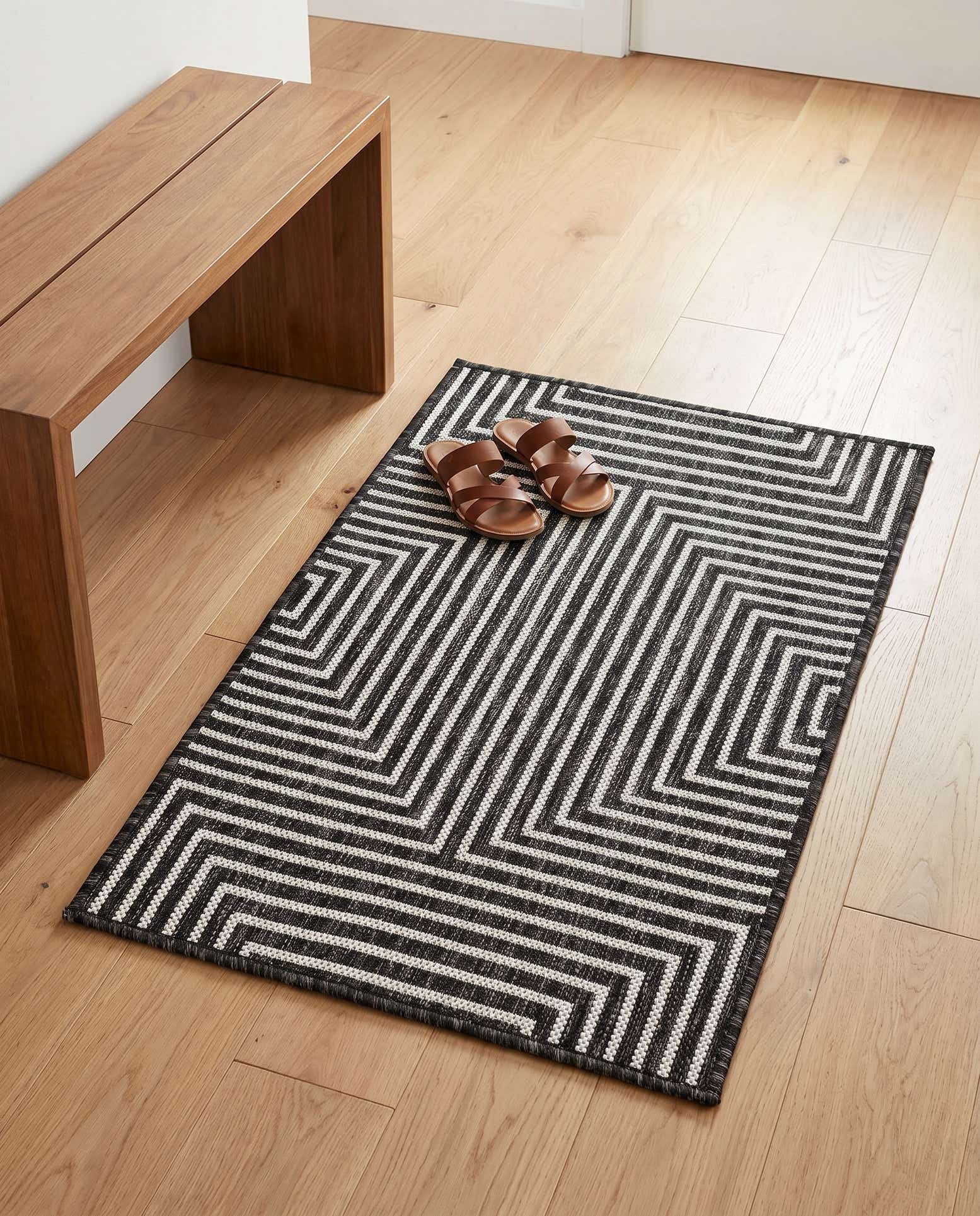 2' x 3' Easy-Clean Modern Indoor / Outdoor Rug