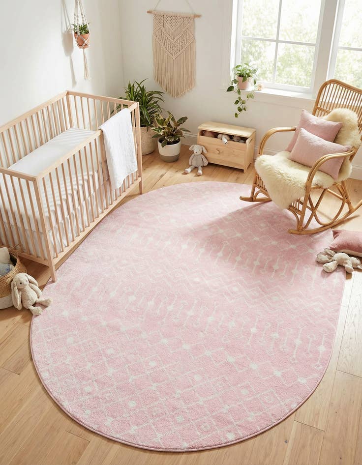 Detail image of 7' 10 x 10' Moroccan Trellis Oval Rug