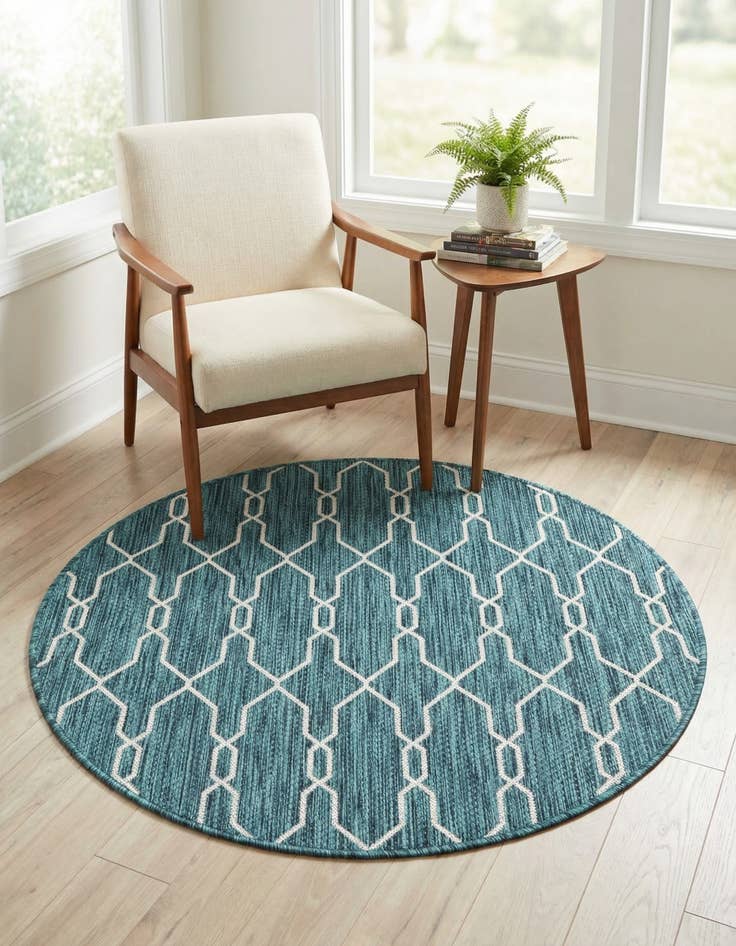 Detail image of 4' x 4' Easy-Clean Trellis Indoor / Outdoor Round Rug