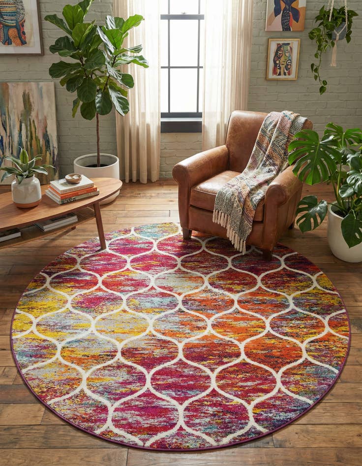 Detail image of 7' 10 x 7' 10 Lattice Frieze Round Rug