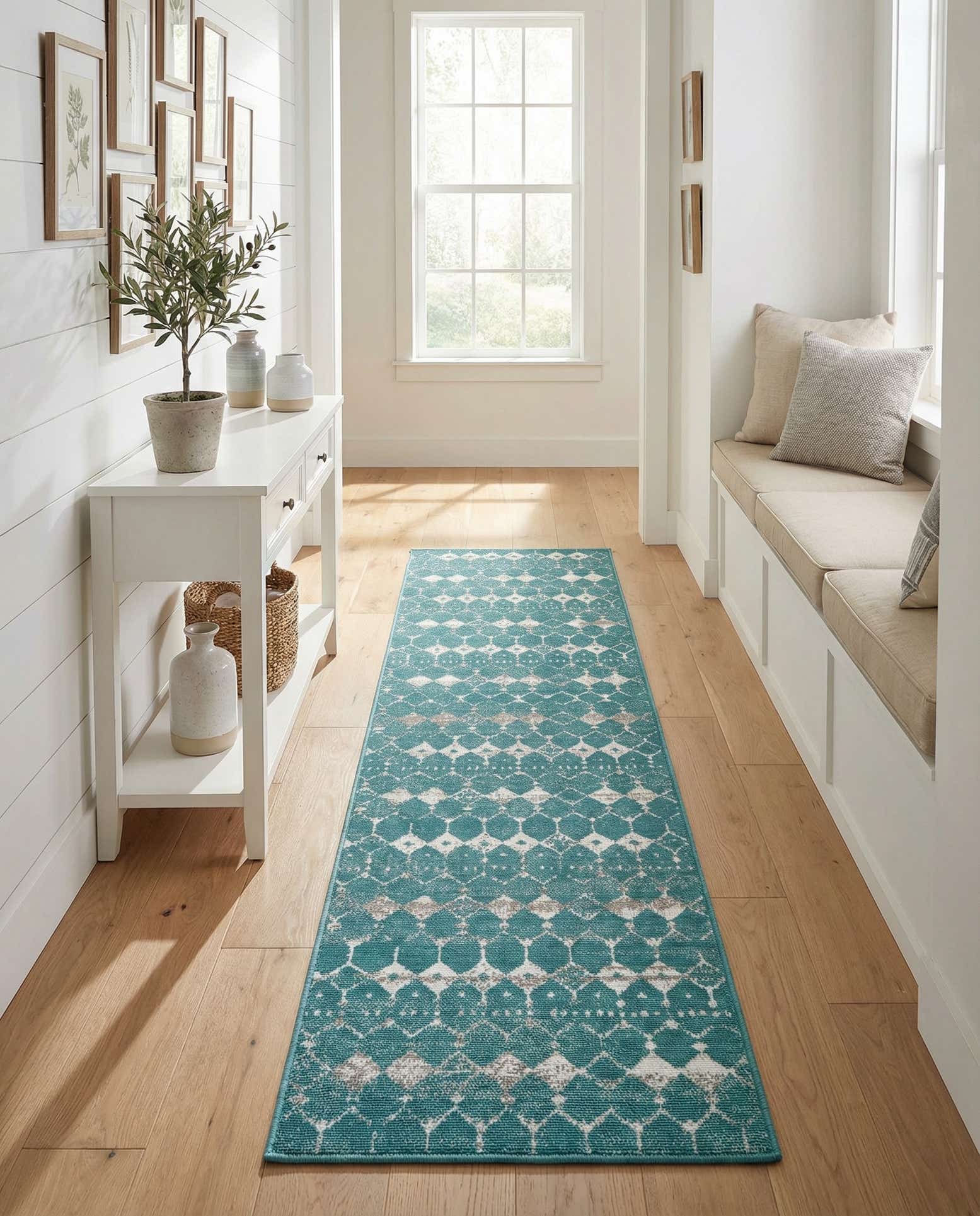 2' x 8' Easy-Clean Trellis Indoor / Outdoor Runner Rug
