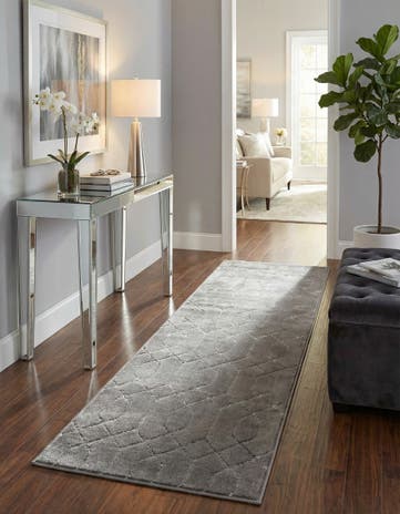 2' x 6' Marilyn Monroe™ Glam Trellis Runner Rug