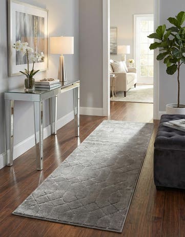 2' x 6' Marilyn Monroe™ Glam Trellis Runner Rug