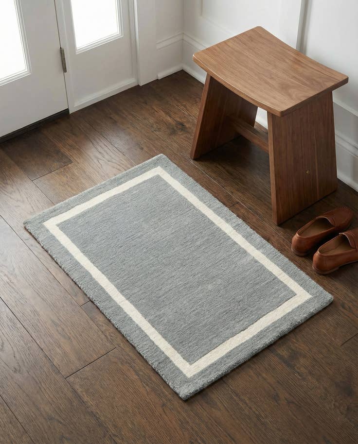Detail image of 2' 2 x 3' 1 Jill Zarin Border Wool Rug