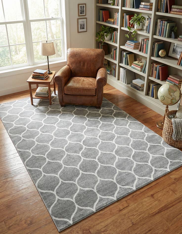 Detail image of 5' 3 x 8' Lattice Frieze Rug