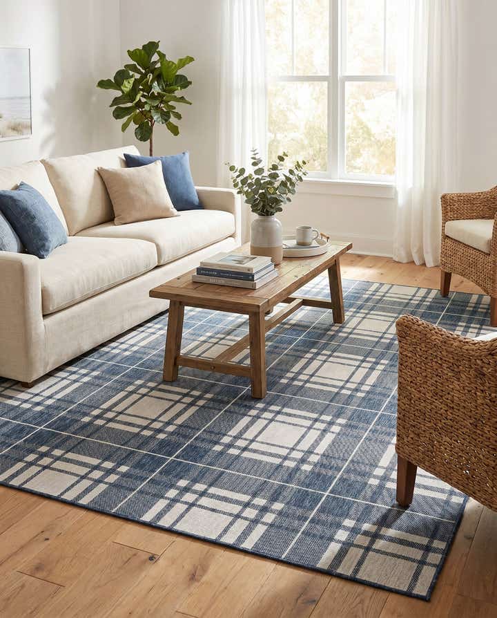 9' x 12' Easy-Clean Checkered Indoor / Outdoor Rug