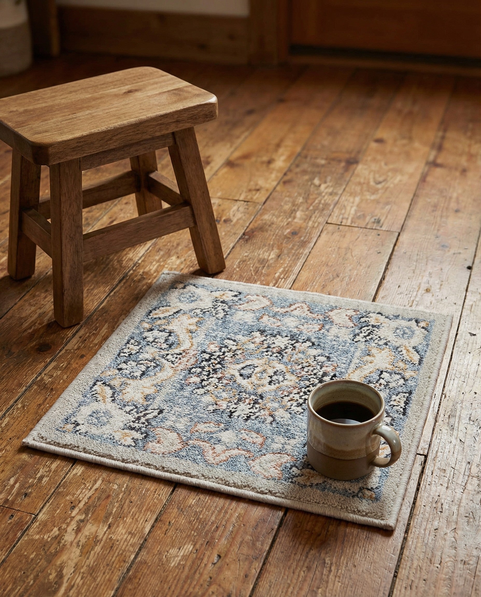 1' 4 x 1' 4 Eco Traditional Sample Rug