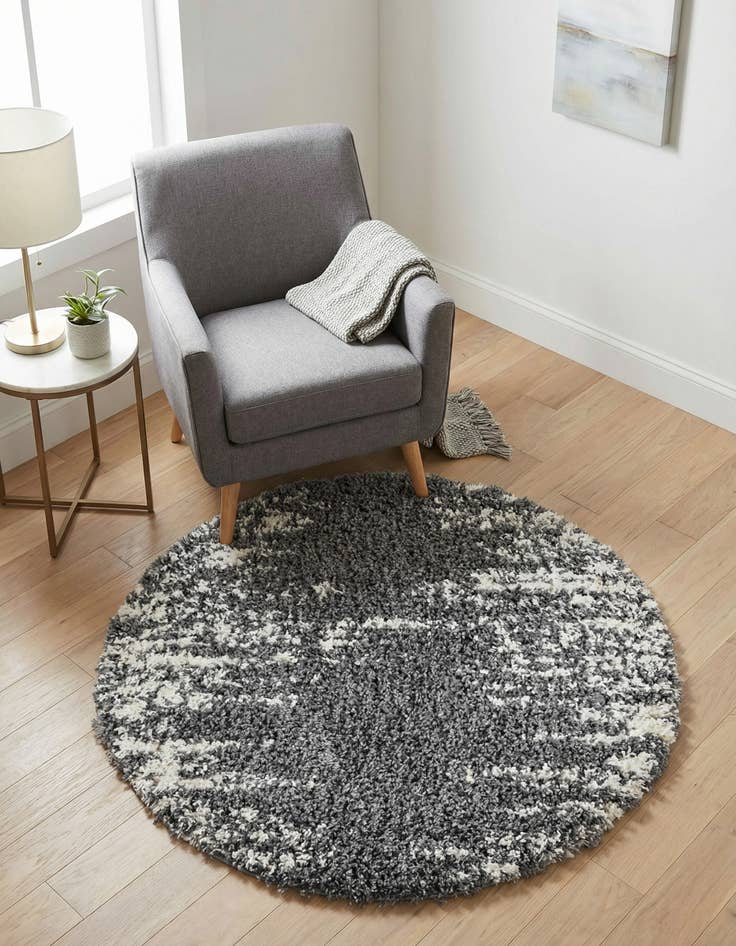 Detail image of 3' 3 x 3' 3 Serenity Shag Round Rug