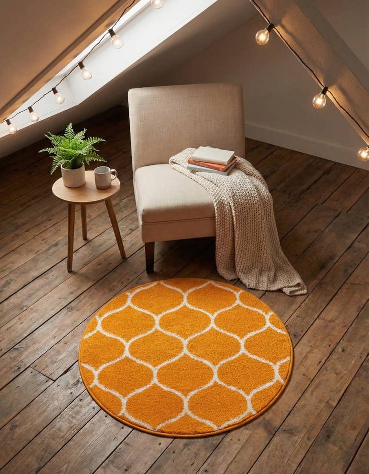 Detail image of 3' x 3' Lattice Frieze Round Rug