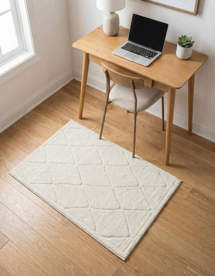 Detail image of 2' x 3' Lattice Shag Rug