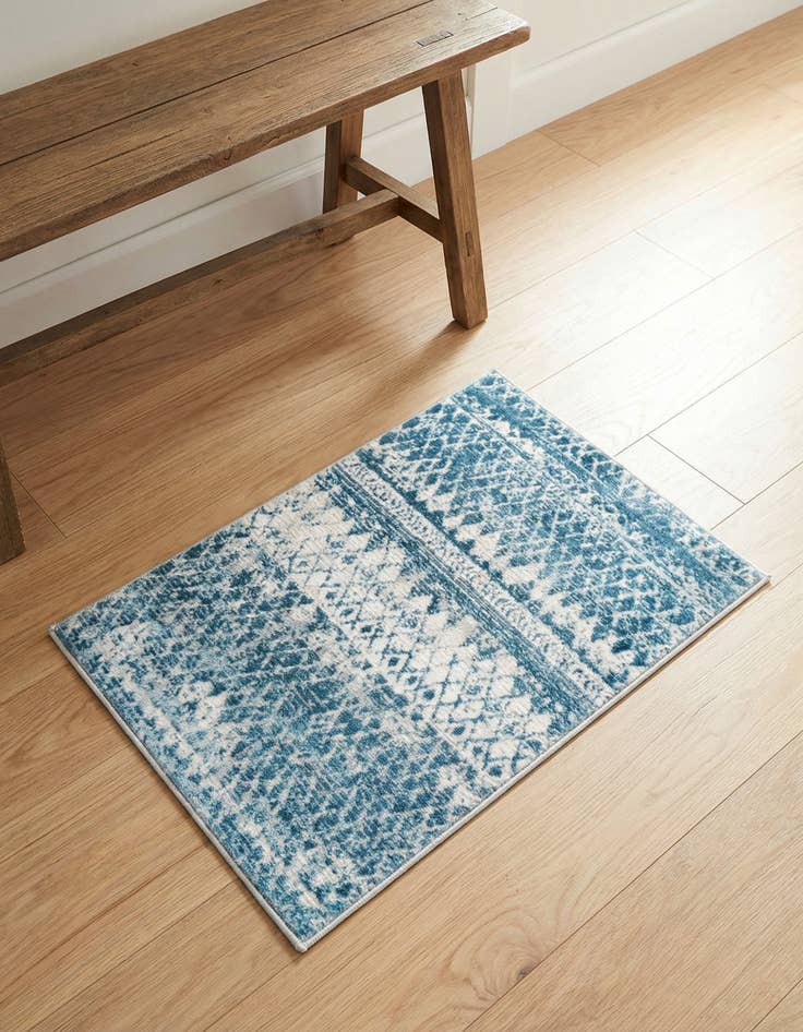 Detail image of 2' 2 x 3' Leipzig Rug