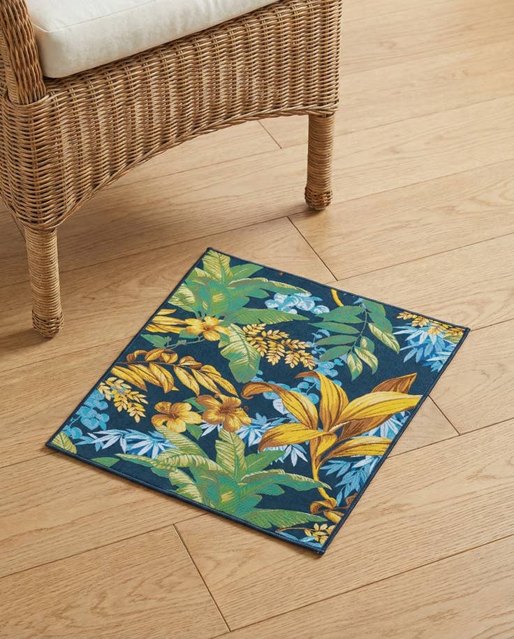Detail image of 1' 4 x 1' 4 Easy-Clean Botanical Indoor / Outdoor Sample Rug