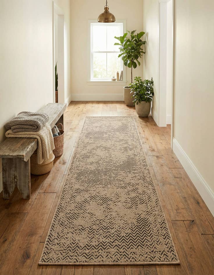 Detail image of 2' 7 x 8' Dunes Runner Rug