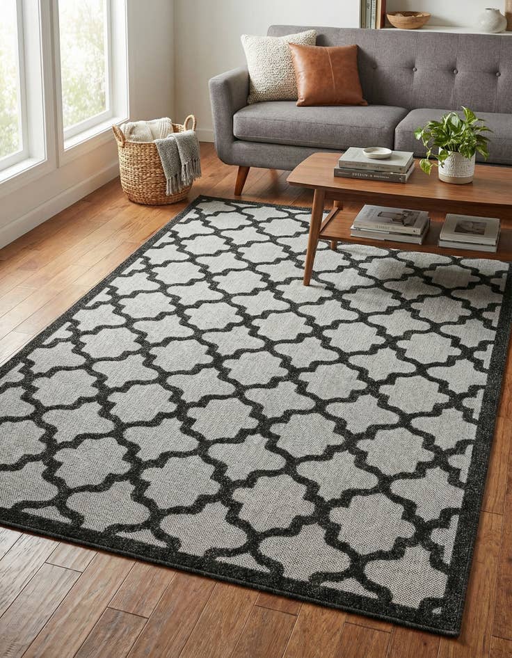 Detail image of 5' x 8' Washable Lattice Indoor / Outdoor Rug