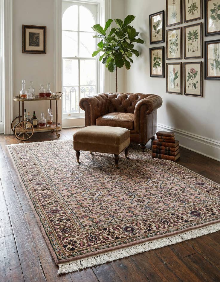 Detail image of 4' x 6' 8 Hand Knotted Farahan Wool Rug