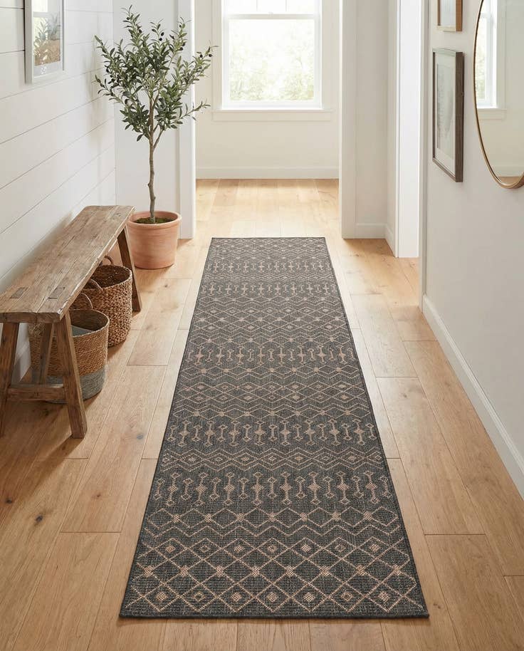 Detail image of 2' 7 x 12' Easy-Clean Lattice Indoor / Outdoor Runner Rug