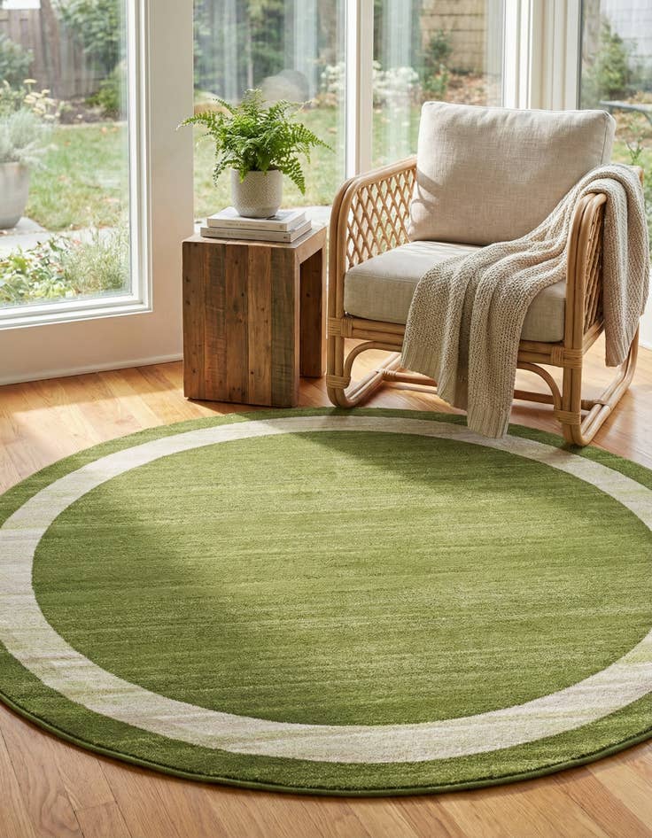 Detail image of 7' 10 x 7' 10 Angelica Round Rug