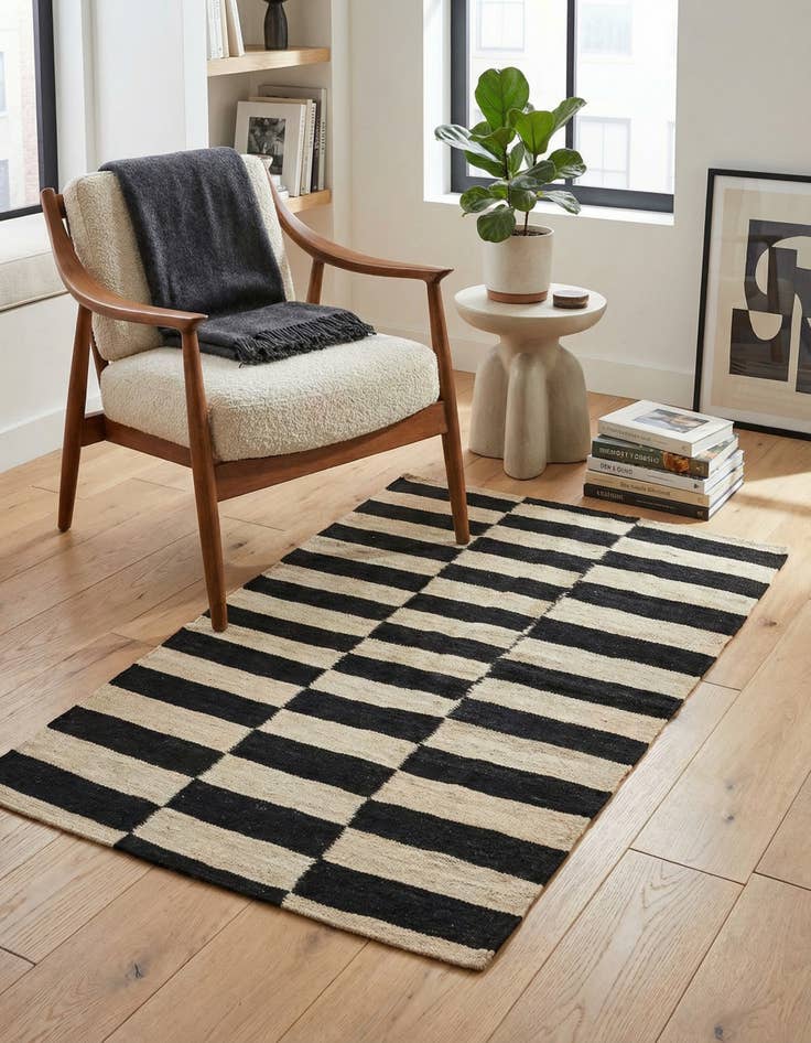 Detail image of 2' 8 x 3' 10 Hand Woven Kilim Modern Wool Rug