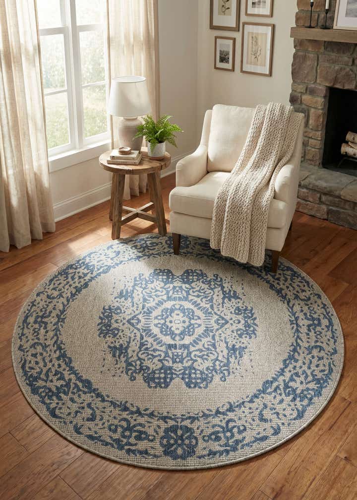 6' x 6' Easy-Clean Traditional Indoor / Outdoor Round Rug