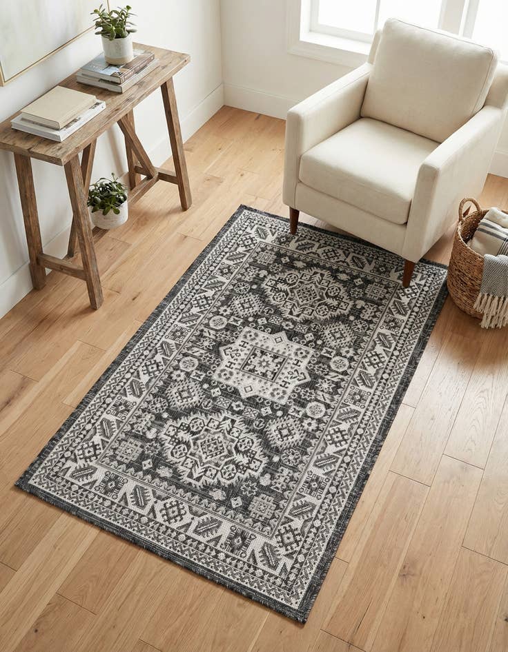 Detail image of 3' x 5' 3  Washable Aztec Indoor / Outdoor Rug