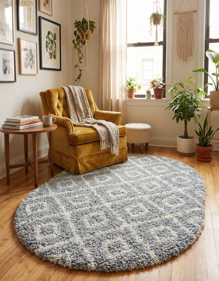 Detail image of 4' x 6' Trellis Shag Oval Rug