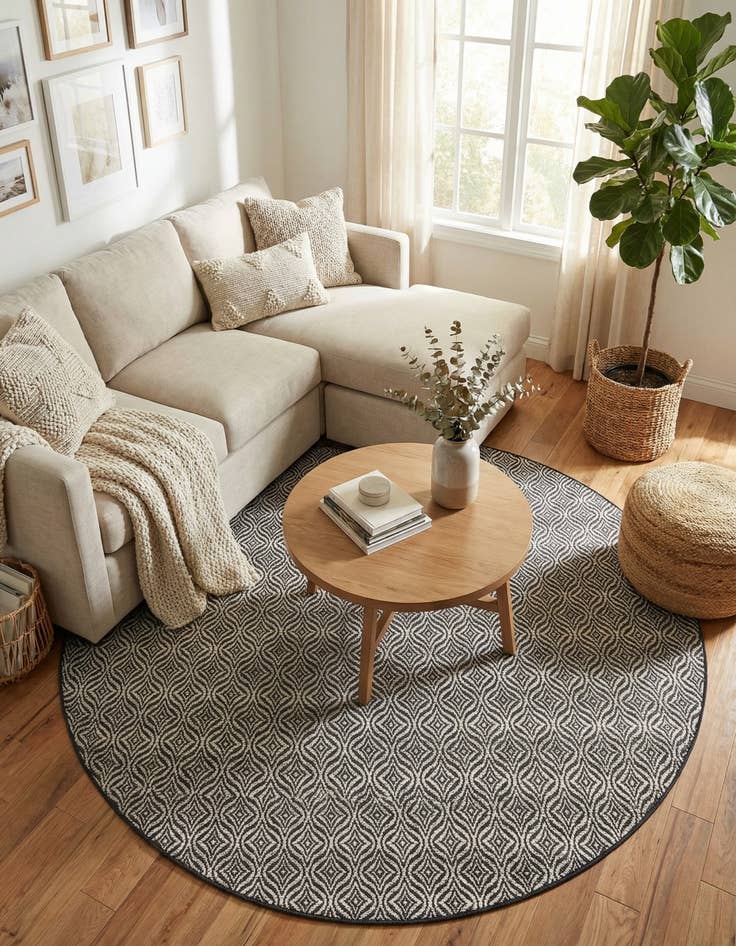 Detail image of 7' 10 x 7' 10 Washable Lattice Indoor / Outdoor Round Rug