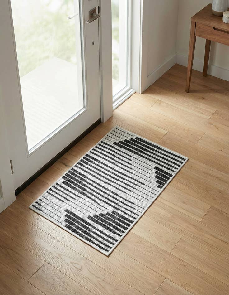 Detail image of 2' x 3' Easy-Clean Modern Indoor / Outdoor Rug