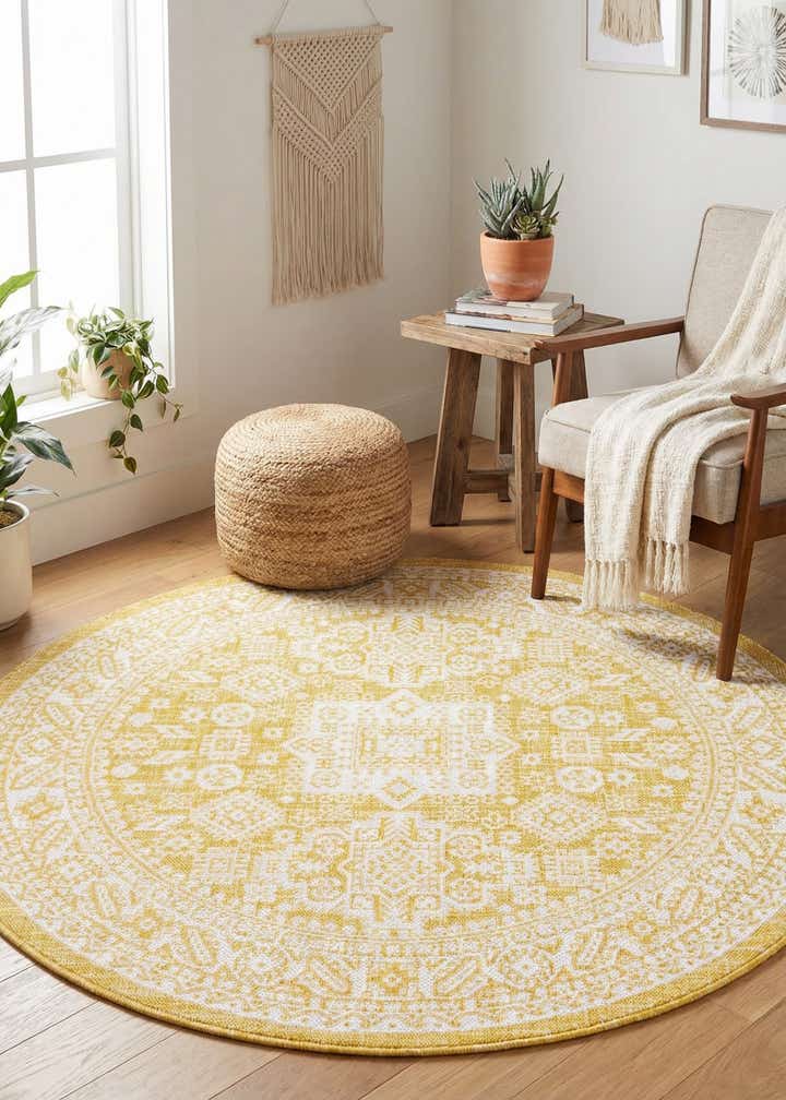 5' 3 x 5' 3 Easy-Clean Aztec Indoor / Outdoor Round Rug