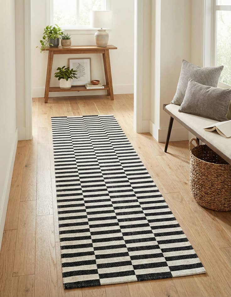 Detail image of 2' x 7' 10 Georgia Runner Rug