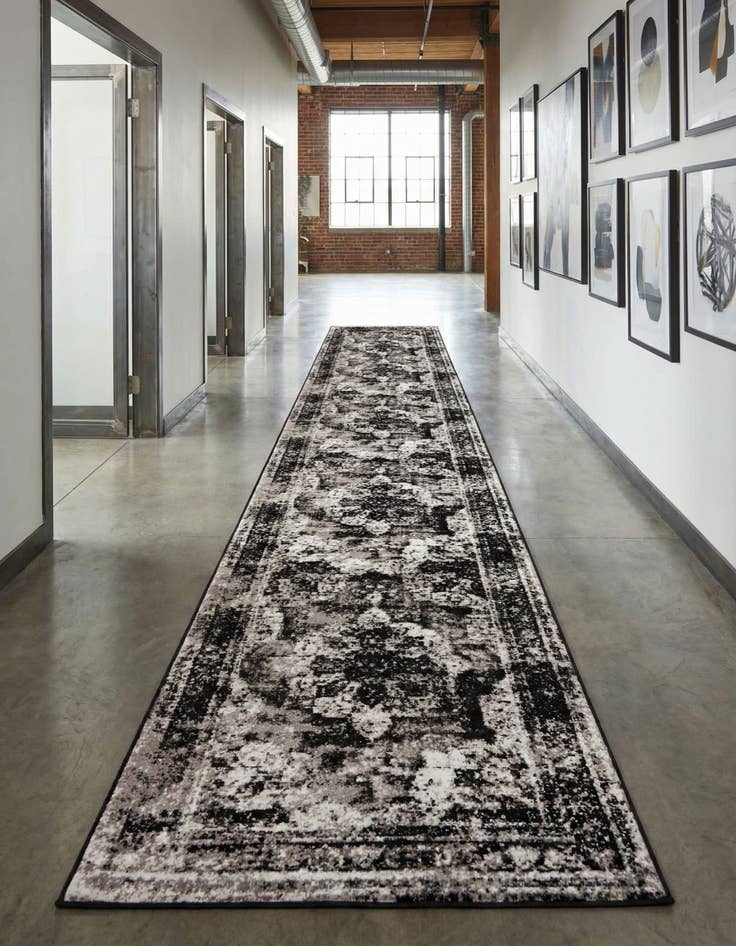 Detail image of 3' 3 x 16' 5 Monaco Runner Rug