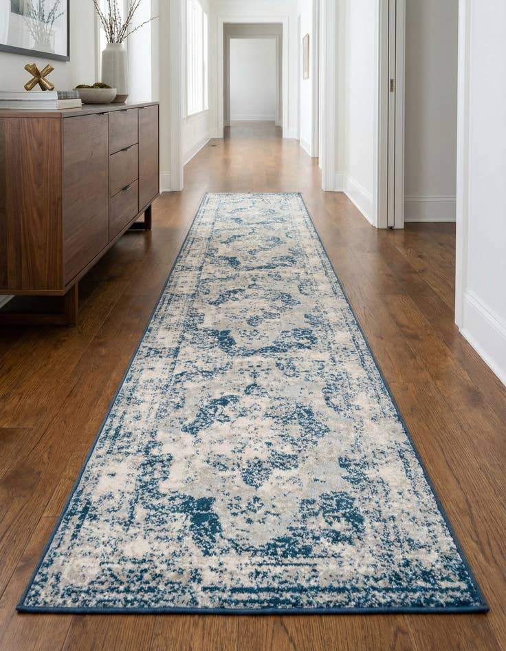 Detail image of 3' 3 x 16' 5 Monaco Runner Rug