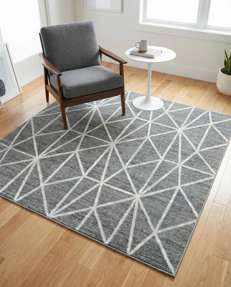 Detail image of 5' 3 x 5' 3 Lattice Trellis Square Rug
