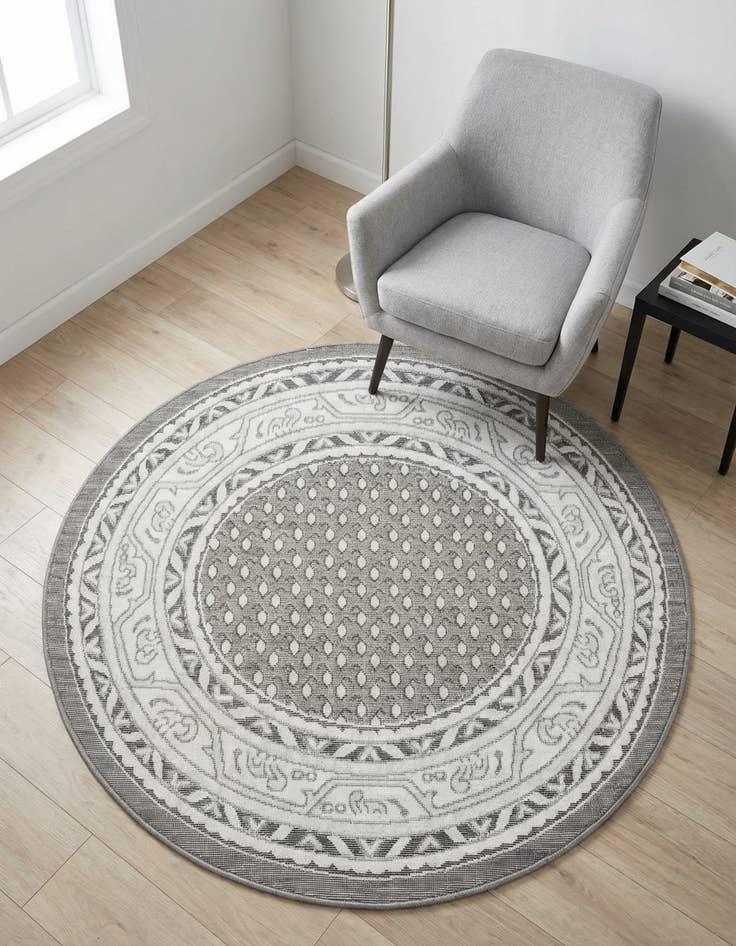 Detail image of 3' 7 x 3' 7 SoHo Round Rug