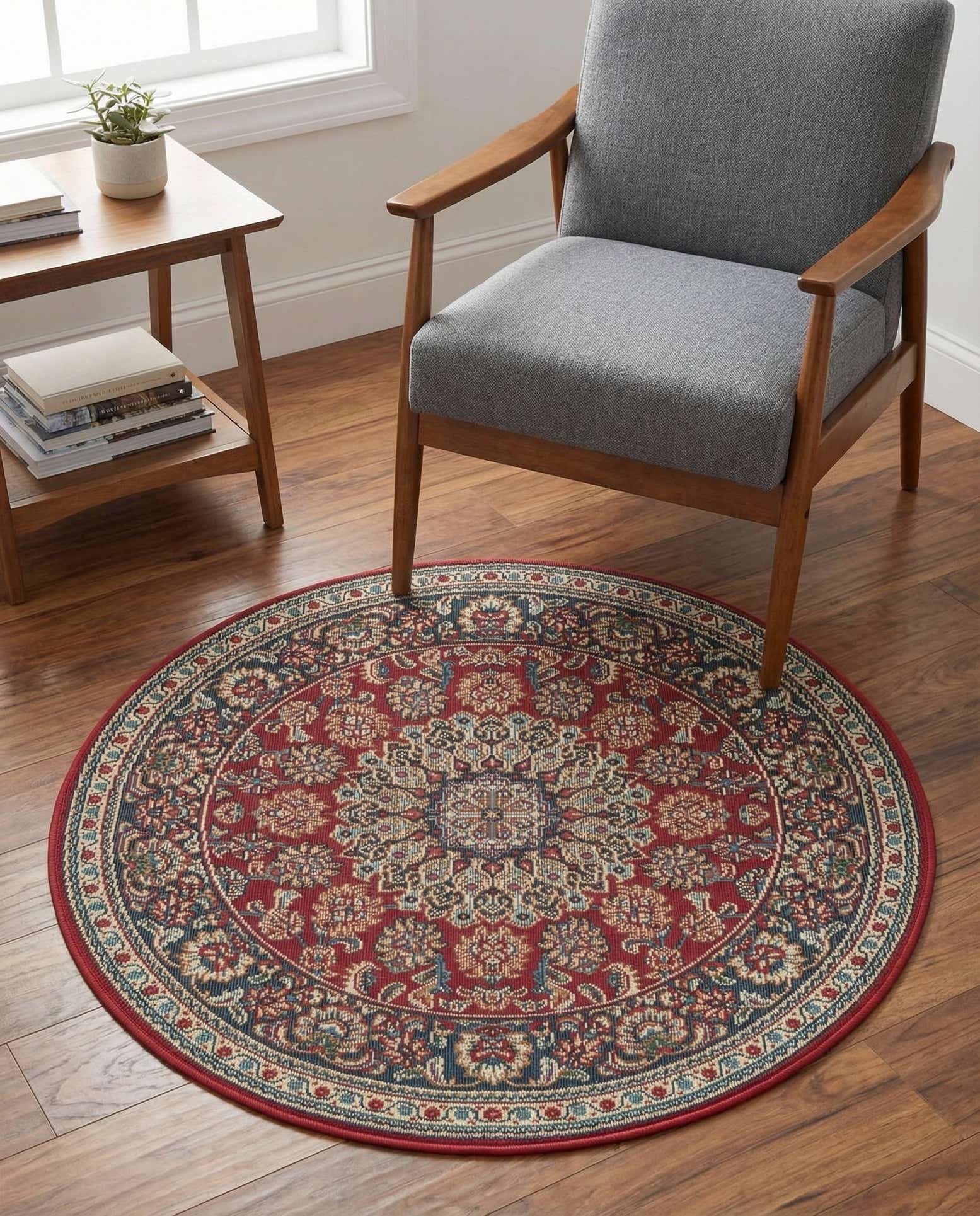 3' 3 x 3' 3 Easy-Clean Traditional Indoor / Outdoor Round Rug