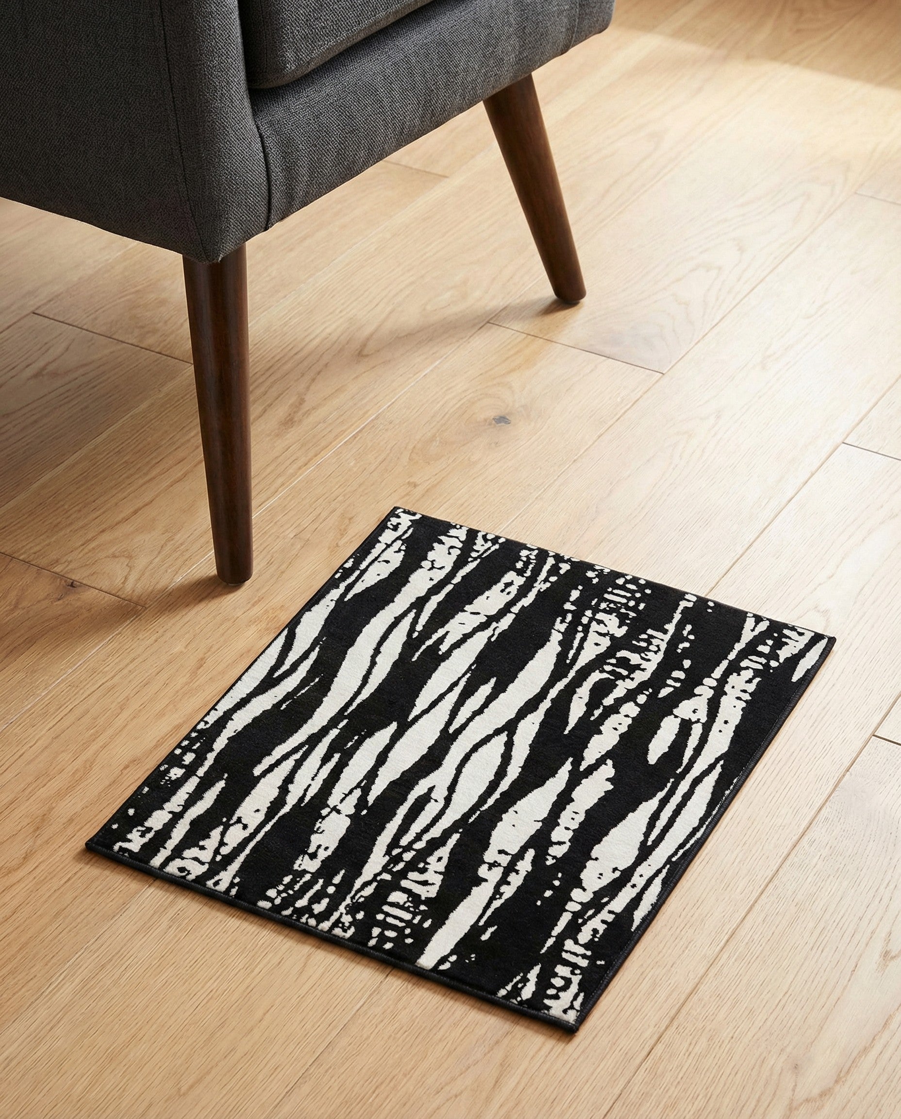 1' 4 x 1' 4 Vince Camuto Sample Rug