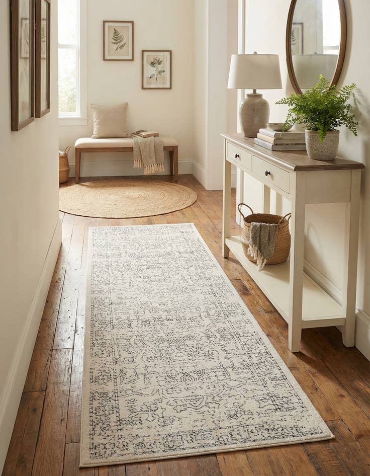 Detail image of 2' 7 x 10' Isabella Runner Rug