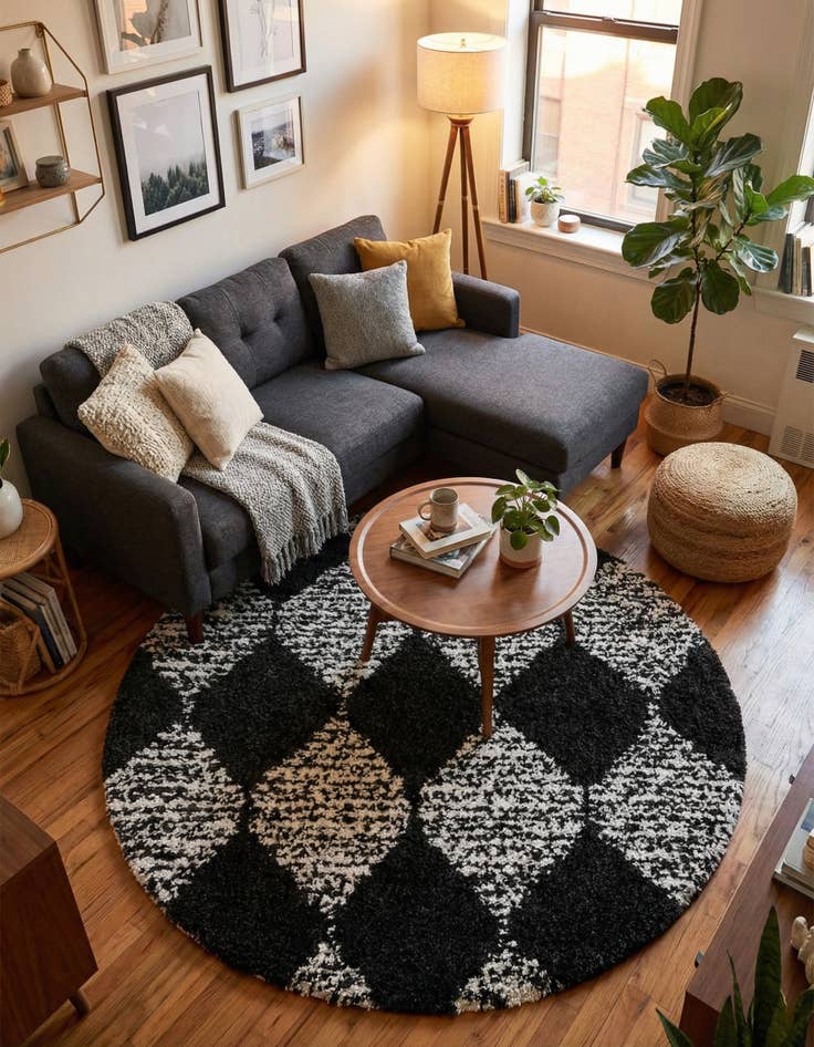 Detail image of 5' 3 x 5' 3 Serenity Shag Round Rug