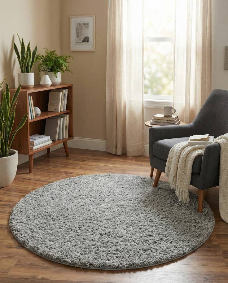 Detail image of 5' x 5' Everyday Shag Round Rug