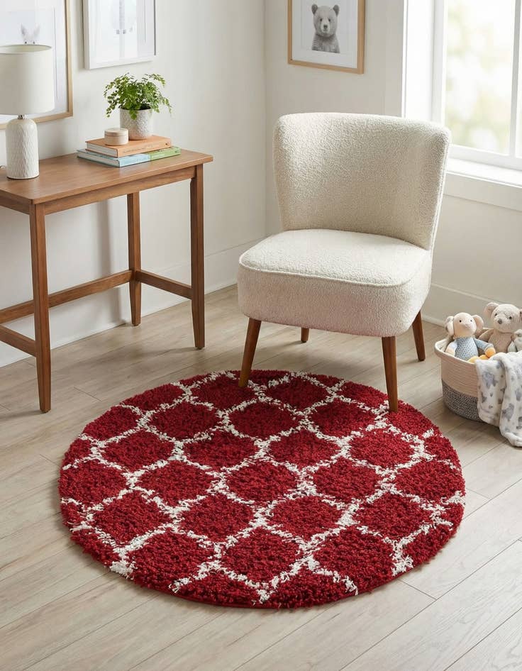 Detail image of 3' 3 x 3' 3 Trellis Shag Round Rug