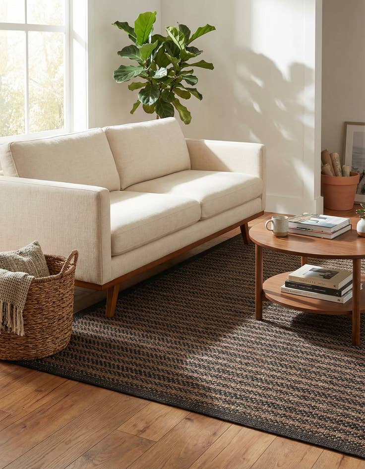 Detail image of 6' x 9'  Washable Border Indoor / Outdoor Rug