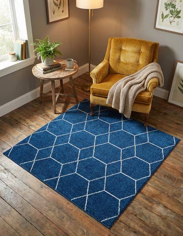 3' x 3' Lattice Frieze Square Rug