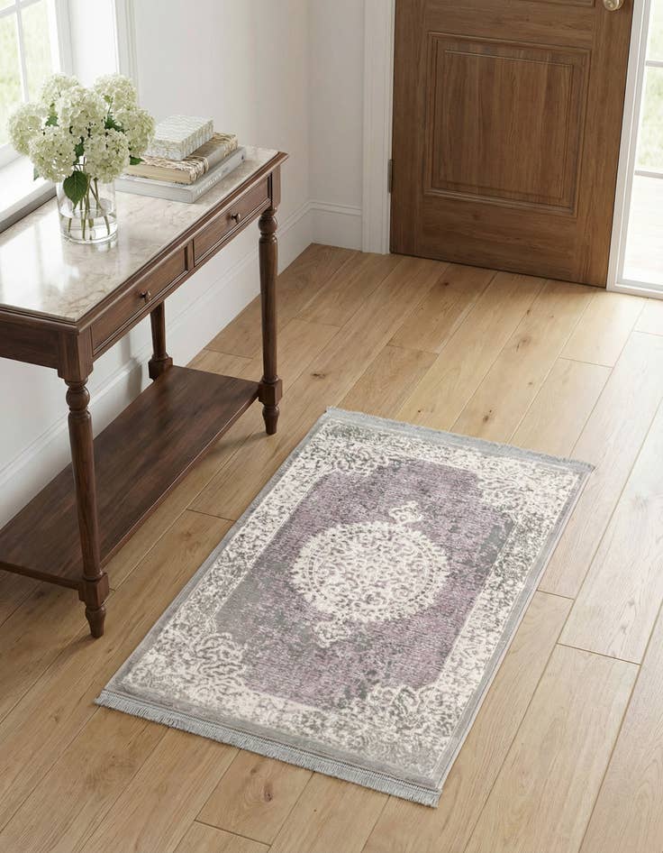 Detail image of 2' x 3' 1 New Vintage Rug